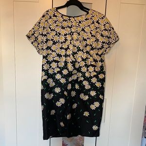 Vintage daisy shift dress
